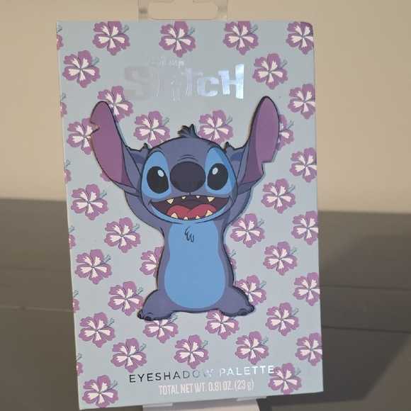 DISNEY'S STITCH NEW Eyeshadow Palette with Floral Design - Picture 3 of 7